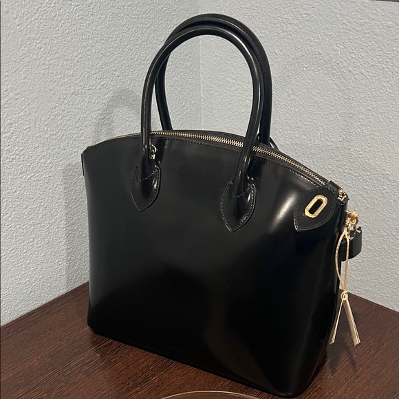 Pratesi Ferenze Black Satchel with Gold Emblem made in Italy. - Picture 2 of 7